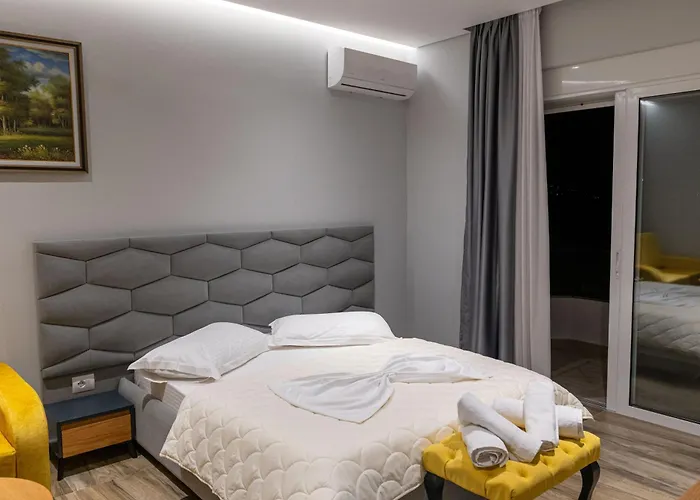 Sunkised Sarandë