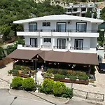 Hotel Sunkised 3*